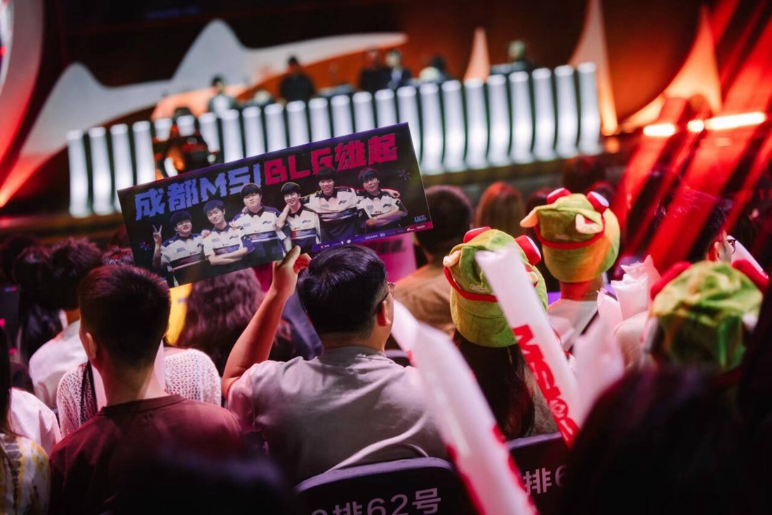 维塔利提在2025年BLAST春季公开赛中战胜Spirit晋级决赛