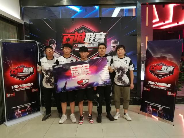 Pimp： ＂ FURIA Esports 是赢得 2025 年 StarLadder 布达佩斯 Major 的竞争者＂