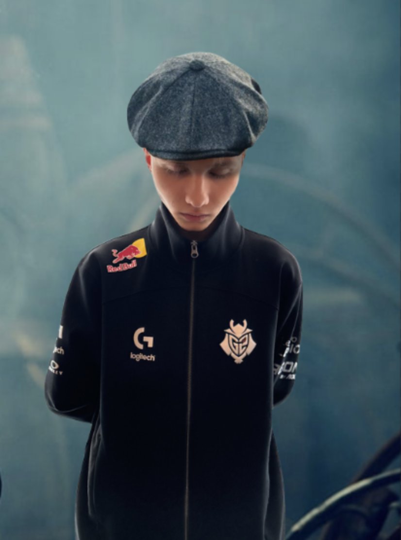 重铸荣光！JDG拿下队史第三座LPL冠军奖杯！