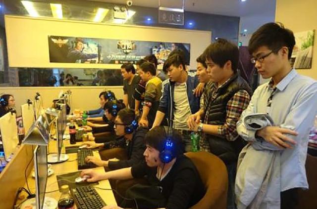 新人打野登场后三场比赛拿下两场胜利 吧友们如何评价Monki表现